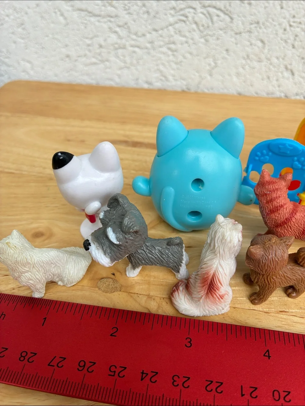 Cats and dogs and stuff! Lot of 17 small plastic!
